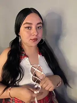 Snapshot of Ssusann_Pink chatting on 10-10-25, 04:22 Ssusann Pink online show from 10-10-25, 04:22