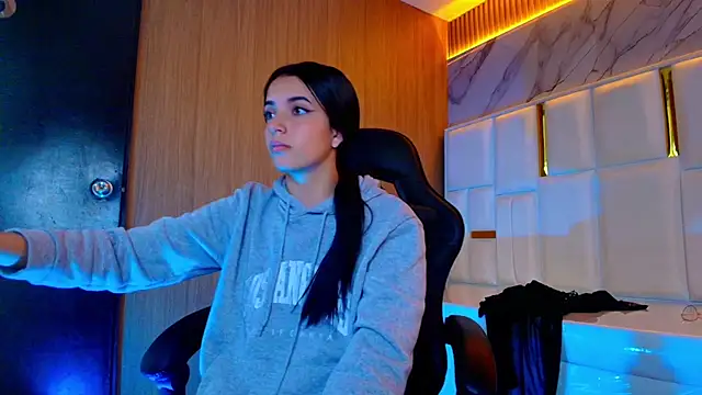 Snapshot of sophiadoll_tf chatting on 10-29-25, 08:43 sophiadoll tf online show from 10-29-25, 08:43