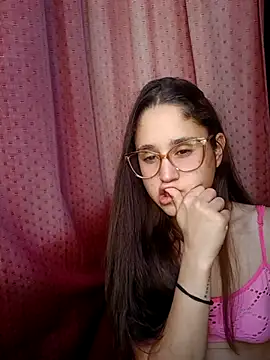 Snapshot of linameii chatting on 11-17-25, 06:35 linameii online show from 11-17-25, 06:35