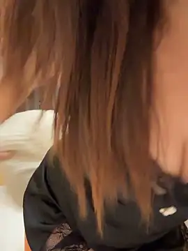 Snapshot of Kayla-love chatting on 11-16-25, 03:17 Kayla-love online show from 11-16-25, 03:17