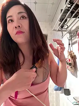 Snapshot of Kayla-love chatting on 02-27-26, 01:33 Kayla-love online show from 02-27-26, 01:33