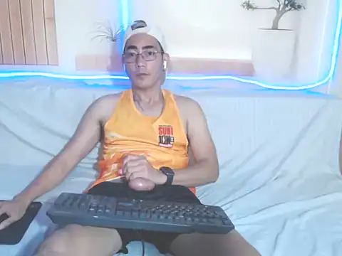 Snapshot of Heaven_steven chatting on 03-09-26, 08:35 Heaven steven online show from 03-09-26, 08:35