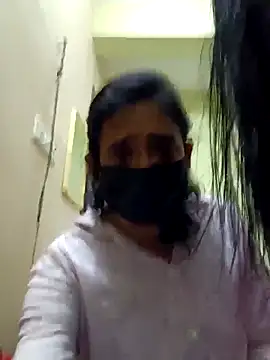 honeyqueen143 online show from 09-19-25, 02:24