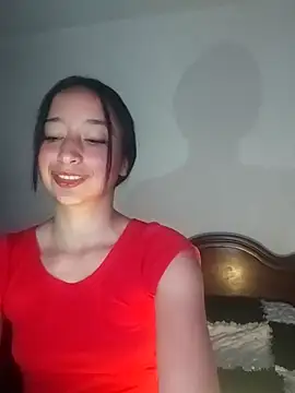 Snapshot of Vale_stone_ chatting on 09-24-25, 01:09 Vale stone online show from 09-24-25, 01:09