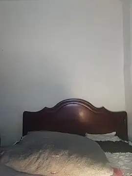 Snapshot of Vale_stone_ chatting on 10-10-25, 03:38 Vale stone online show from 10-10-25, 03:38