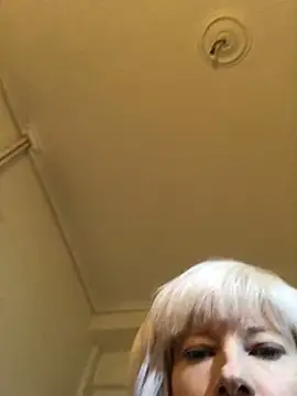 juliaoneandonly online show from 10-08-25, 09:51