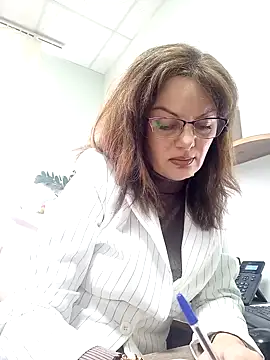 ValeriaLove43211 online show from 11-12-25, 12:16