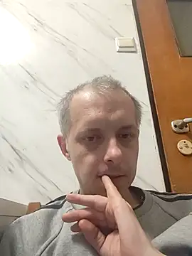 Snapshot of szajbusek41 chatting on 01-12-26, 03:39 szajbusek41 online show from 01-12-26, 03:39