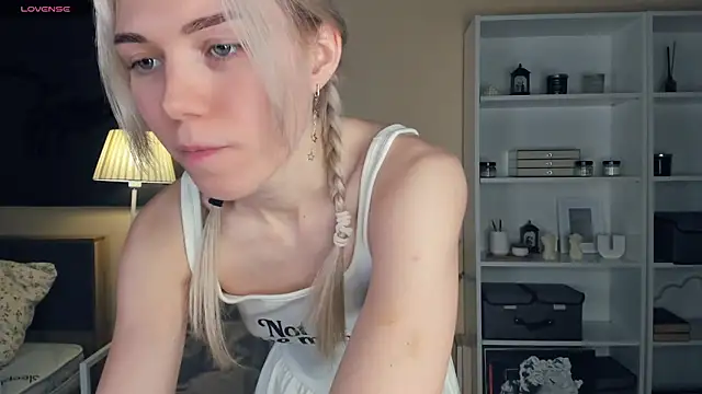 DianeHonnette online show from 12-22-25, 07:11