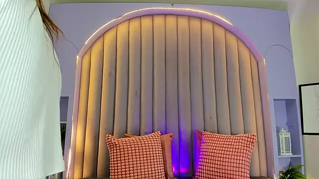 KeendraFox  online show from 09-18-25, 07:27