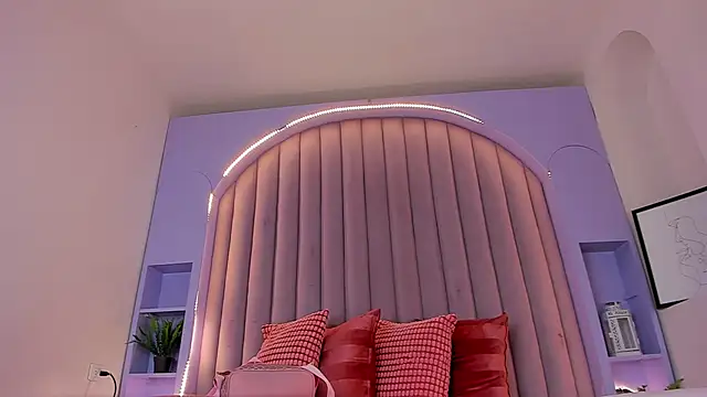 KeendraFox  online show from 10-04-25, 05:22