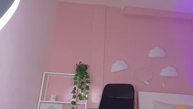 Snapshot of KeendraFox_ chatting on 07-17-26, 09:27 KeendraFox online show from 07-17-26, 09:27