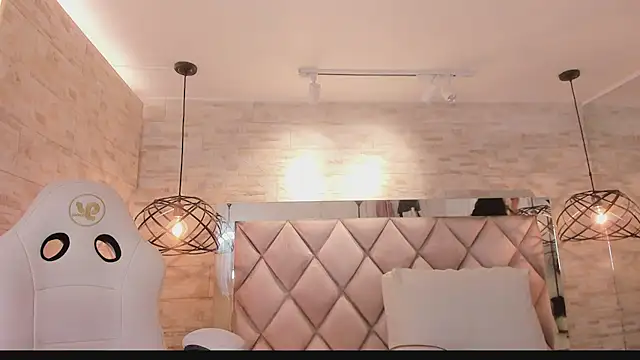 grace daviss online show from 04-28-26, 10:53