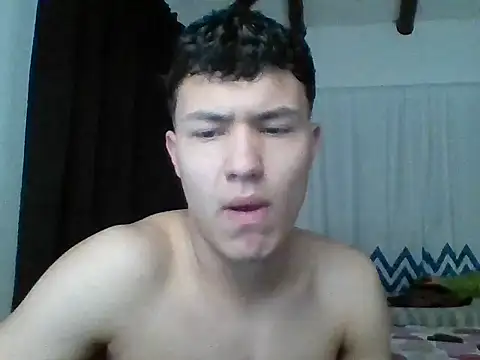 Snapshot of El_awo_ chatting on 10-28-25, 03:47 El awo online show from 10-28-25, 03:47