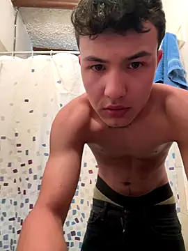 Snapshot of El_awo_ chatting on 12-22-25, 07:22 El awo online show from 12-22-25, 07:22