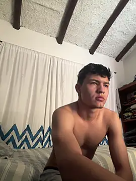 Snapshot of El_awo_ chatting on 03-12-26, 04:13 El awo online show from 03-12-26, 04:13