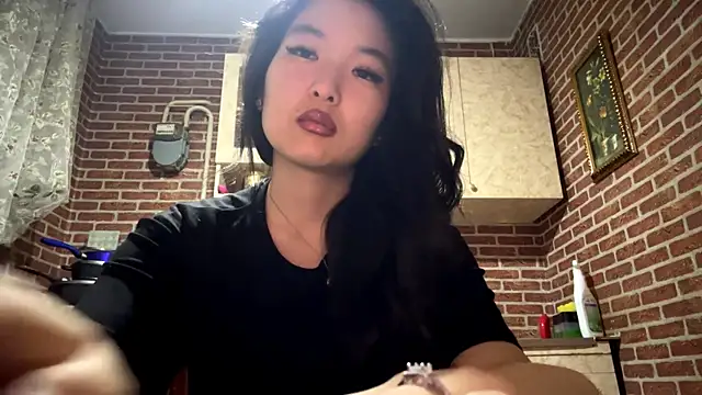 EmmaLeexth online show from 01-10-26, 02:08