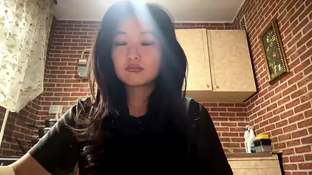 EmmaLeexth online show from 03-10-26, 10:09