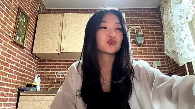 EmmaLeexth online show from 03-24-26, 11:26