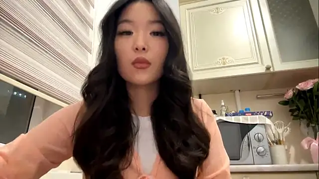 EmmaLeexth online show from 04-29-26, 04:11
