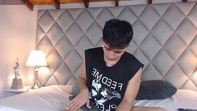 Clement Reyes online show from 10-04-25, 01:09