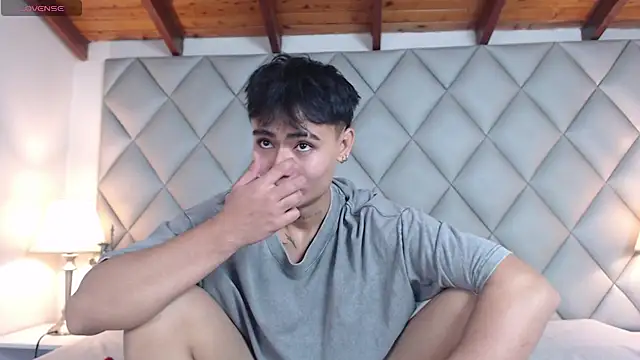 Clement Reyes online show from 10-18-25, 01:01