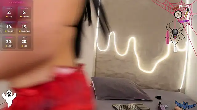 Naomy gyal online show from 10-29-25, 07:04