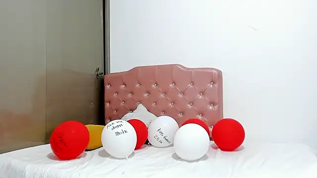 IslaRose7 online show from 02-15-26, 01:52