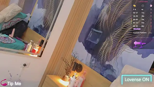 Anabacker01 online show from 10-13-25, 07:47