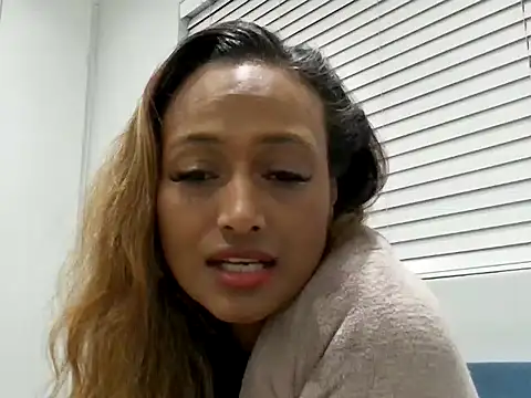 Snapshot of Queen-Of-The-South chatting on 10-14-25, 09:26 Queen-Of-The-South online show from 10-14-25, 09:26