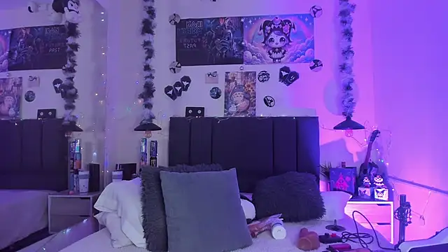 SabrinaV  online show from 02-13-26, 11:28