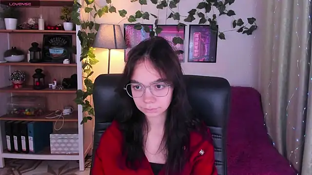 Elise Noir online show from 10-06-25, 04:04