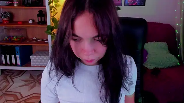 Elise Noir online show from 10-21-25, 04:19