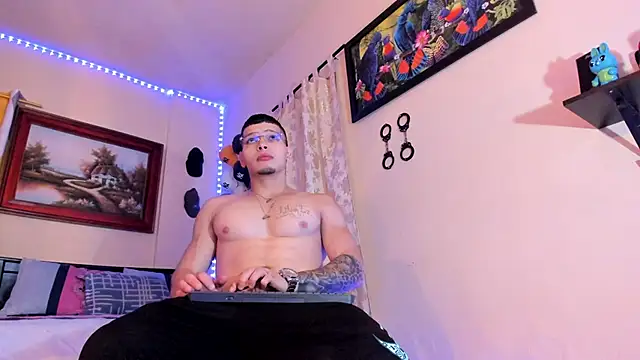 Snapshot of Matt_your_master_ chatting on 09-23-25, 11:02 Matt your master online show from 09-23-25, 11:02