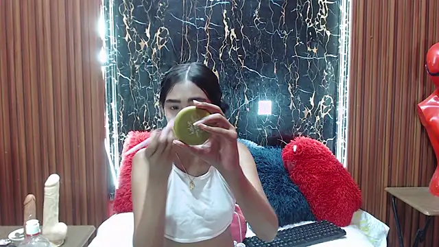 Snapshot of MadelinPaterson chatting on 10-08-25, 07:22 MadelinPaterson online show from 10-08-25, 07:22