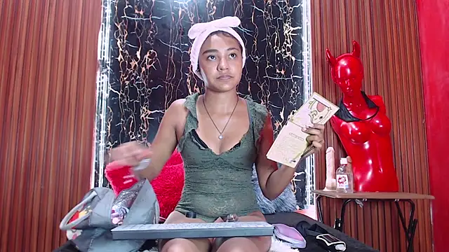 Snapshot of MadelinPaterson chatting on 01-17-26, 04:54 MadelinPaterson online show from 01-17-26, 04:54