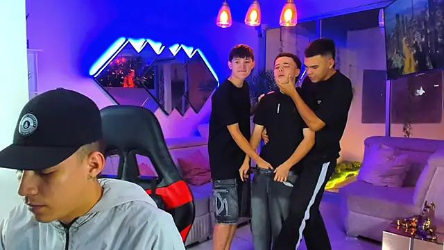 Houseofwarrios online show from 04-21-26, 05:25