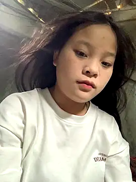 Snapshot of -Miraa- chatting on 09-24-25, 05:44 -Miraa- online show from 09-24-25, 05:44