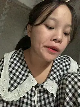 Snapshot of -Miraa- chatting on 09-26-25, 03:10 -Miraa- online show from 09-26-25, 03:10