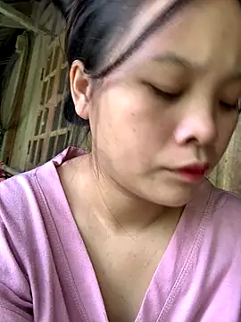 Snapshot of -Miraa- chatting on 09-28-25, 05:02 -Miraa- online show from 09-28-25, 05:02