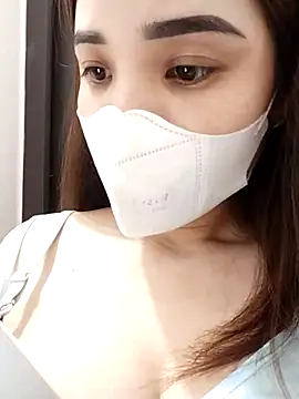 Snapshot of -Miraa- chatting on 10-19-25, 03:23 -Miraa- online show from 10-19-25, 03:23