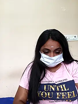 Snapshot of queendivya chatting on 09-21-25, 07:21 queendivya online show from 09-21-25, 07:21