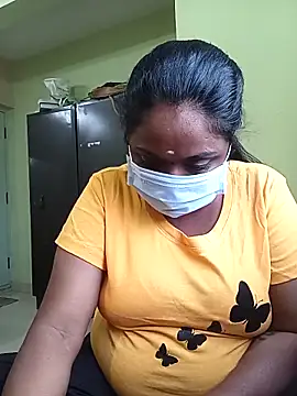 Snapshot of queendivya chatting on 11-26-25, 01:39 queendivya online show from 11-26-25, 01:39