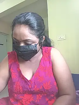 Snapshot of queendivya chatting on 12-14-25, 03:45 queendivya online show from 12-14-25, 03:45