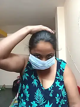 Snapshot of queendivya chatting on 01-16-26, 10:58 queendivya online show from 01-16-26, 10:58