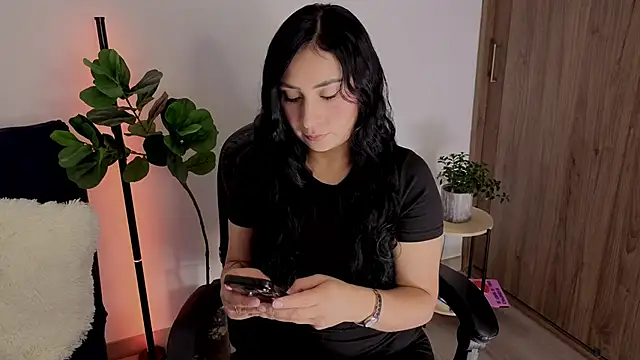 Snapshot of amyross_s1 chatting on 02-07-26, 01:09 amyross s1 online show from 02-07-26, 01:09