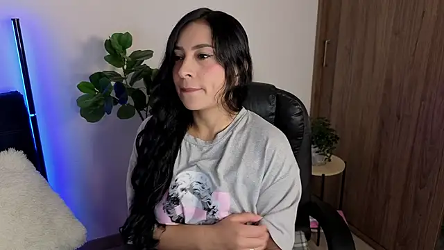 Snapshot of amyross_s1 chatting on 02-18-26, 11:55 amyross s1 online show from 02-18-26, 11:55