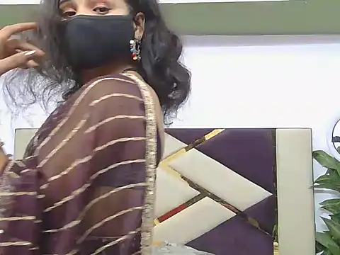 Snapshot of Lovelyy-couple chatting on 09-21-25, 04:19 Lovelyy-couple online show from 09-21-25, 04:19