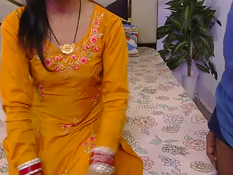 Snapshot of Lovelyy-couple chatting on 11-11-25, 04:51 Lovelyy-couple online show from 11-11-25, 04:51