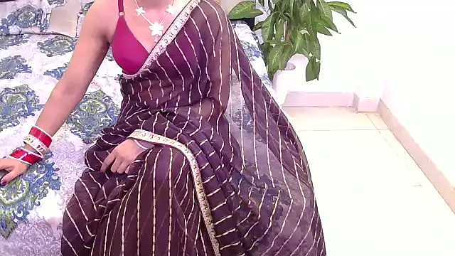 Snapshot of Lovelyy-couple chatting on 02-11-26, 09:14 Lovelyy-couple online show from 02-11-26, 09:14